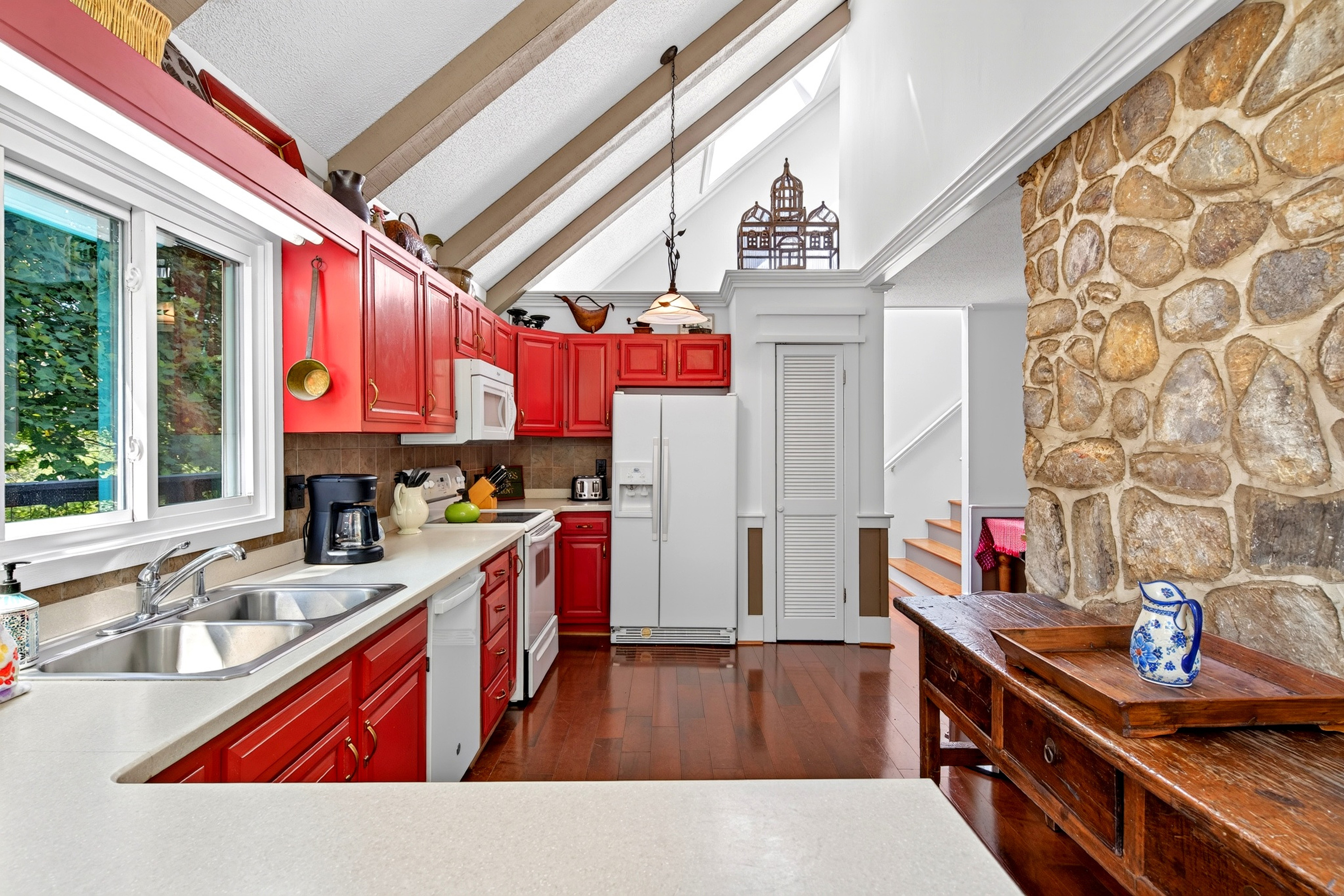 Fully functional kitchen