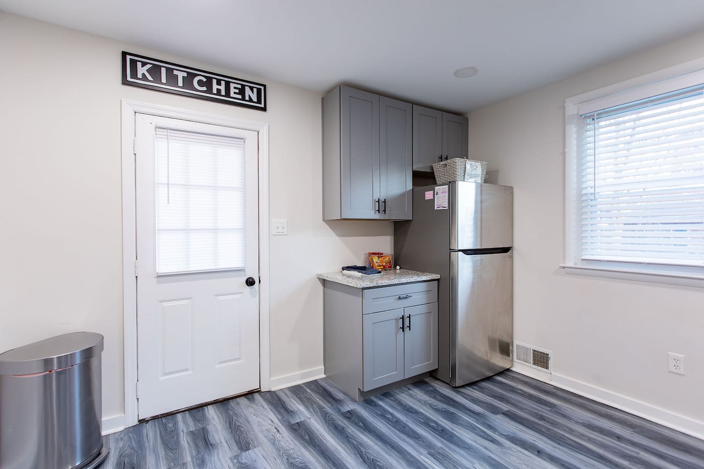 Prep and cook your best culinary creations in the fully equipped kitchen with all the standard major appliances – refrigerator, stove/oven, microwave, and dishwasher.