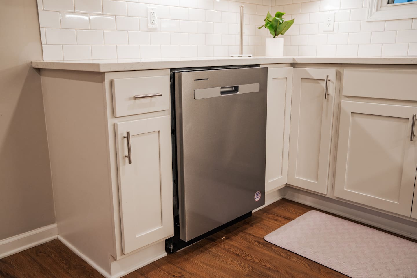 Dishwasher in downstairs kitchen