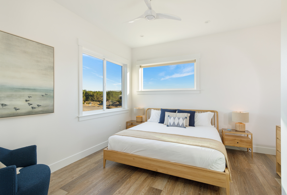 Entry level bedroom with king bed and closet
