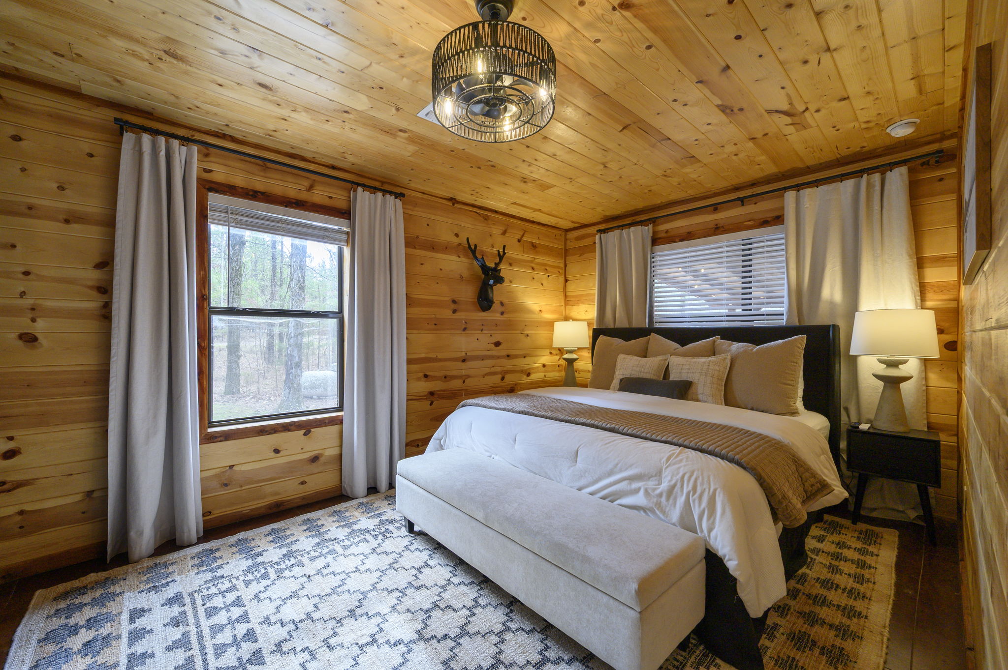 Thoughtfully arranged guest space with cozy bedding and room to unwind.