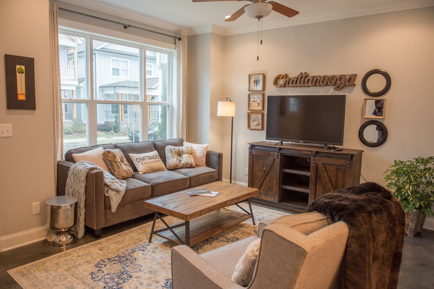 living area with smart TV, apple TV and wi-fi