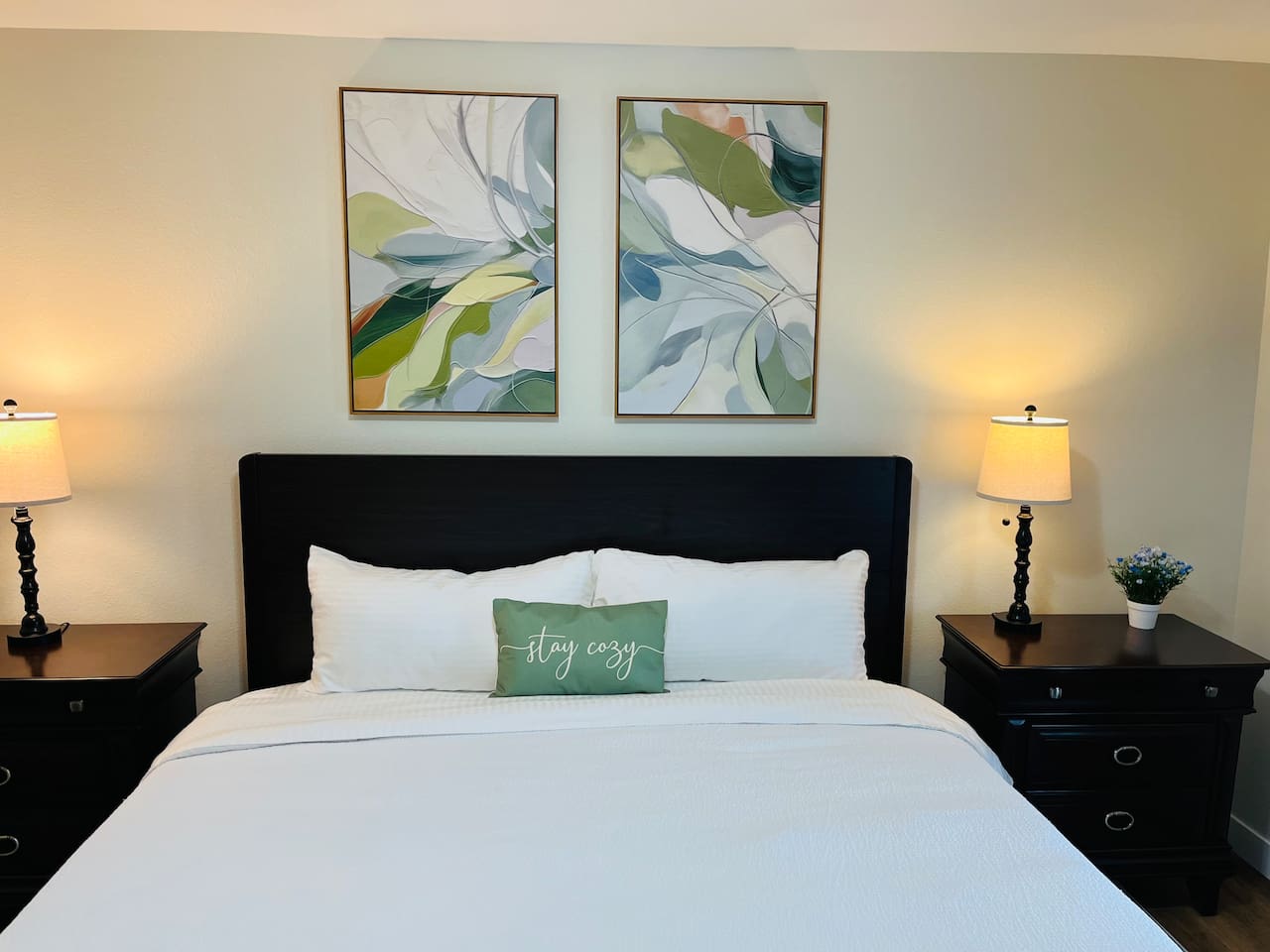 King Size Bed with hotel premium mattress. 