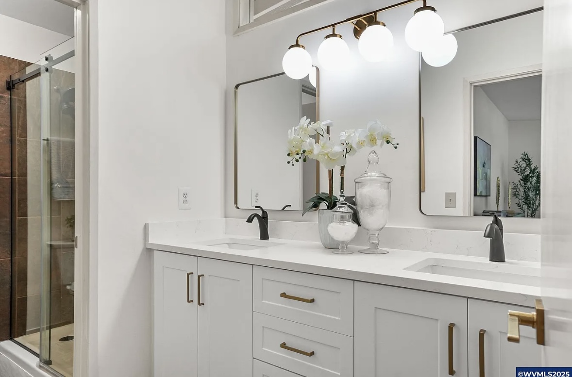 Ensuite