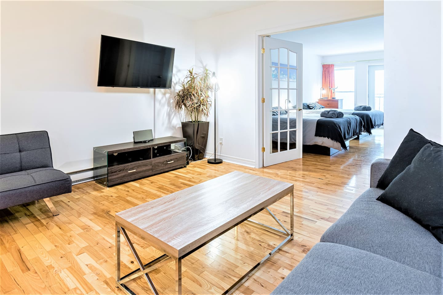 Magnifique condo-appartement qui saura vous accueillir dans cette superbe ville qu'est Québec!