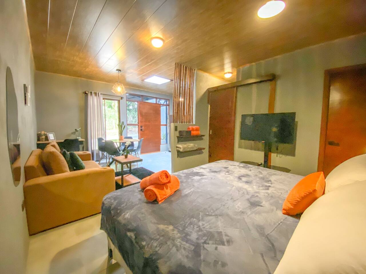 King size bed