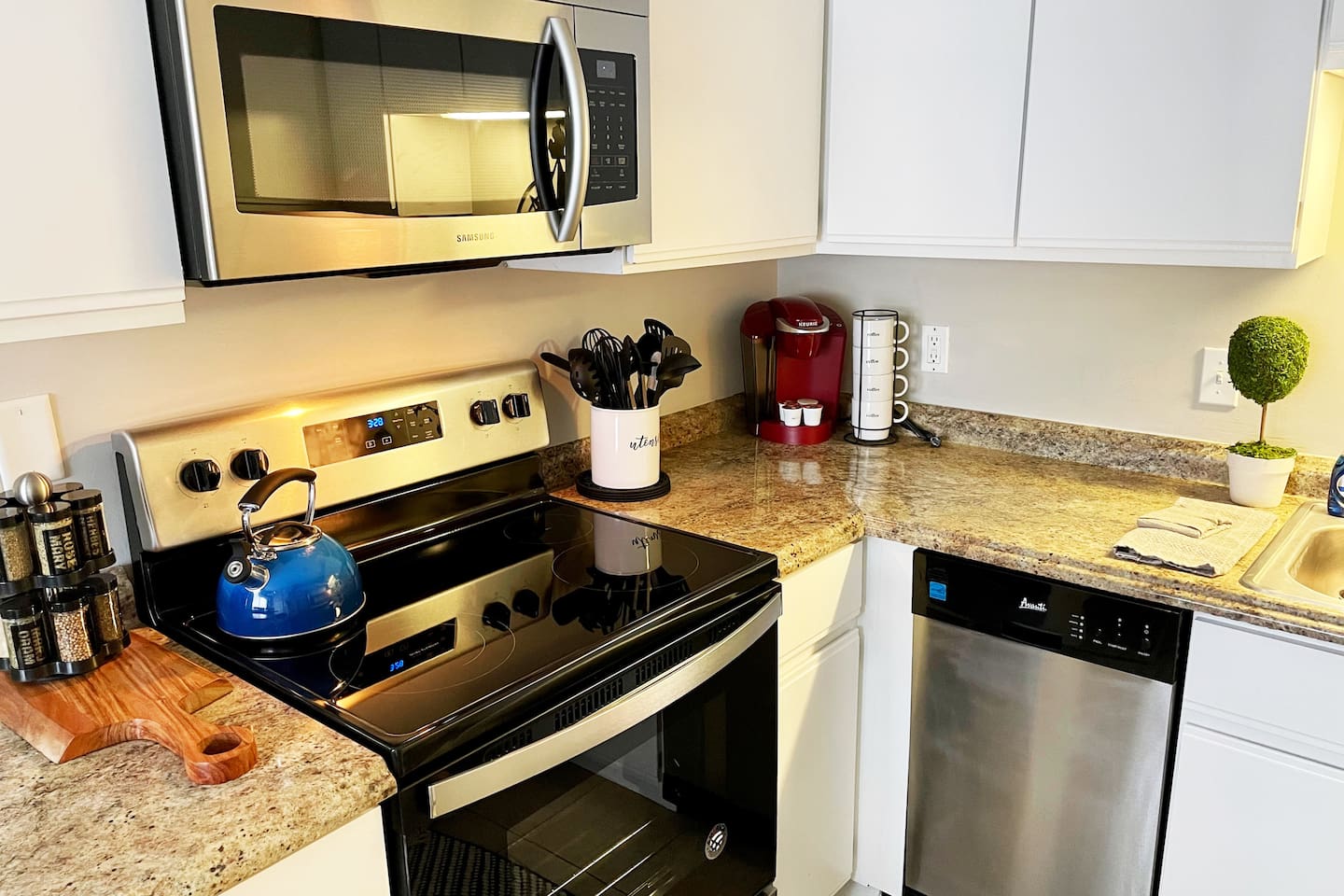 Fully equipped kitchen