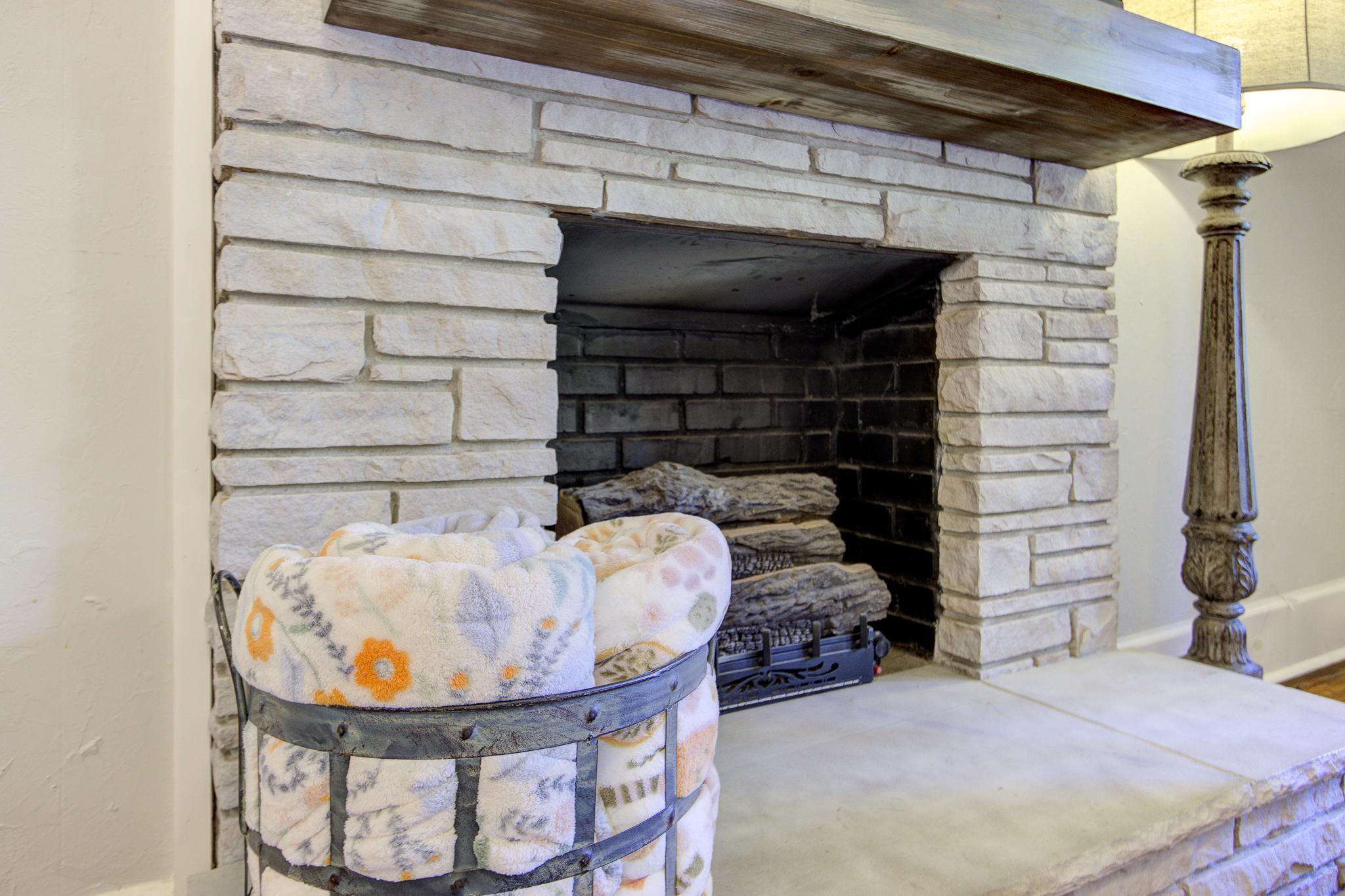 *Fireplaces are decorative only*