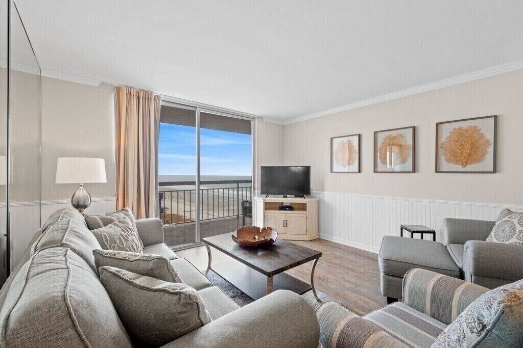 Comfortable Family Room
