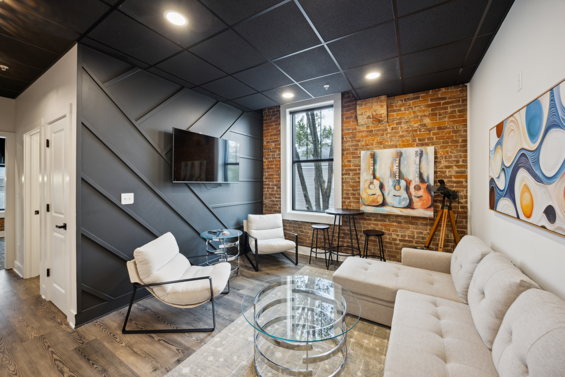 Entertainment Suite Living Area