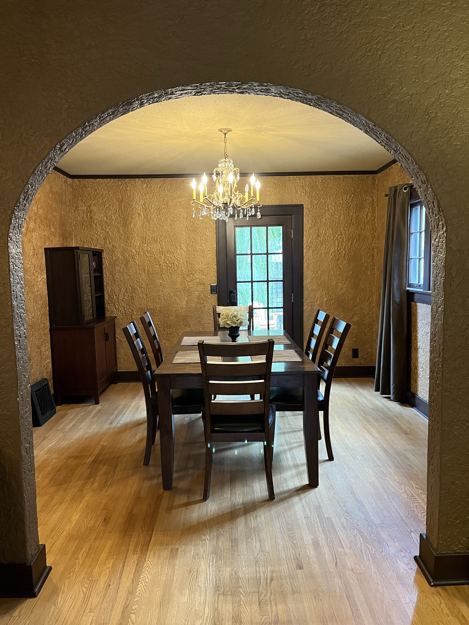 Historic Twin Tudors Inn Southeast Room 5