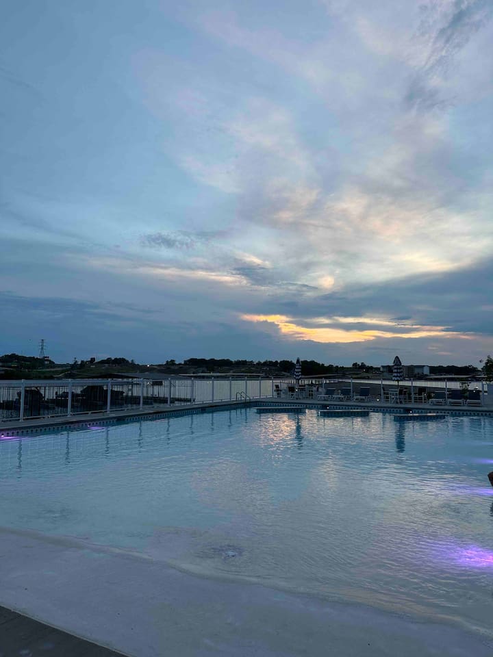 This condo over looks Resort Pool 1