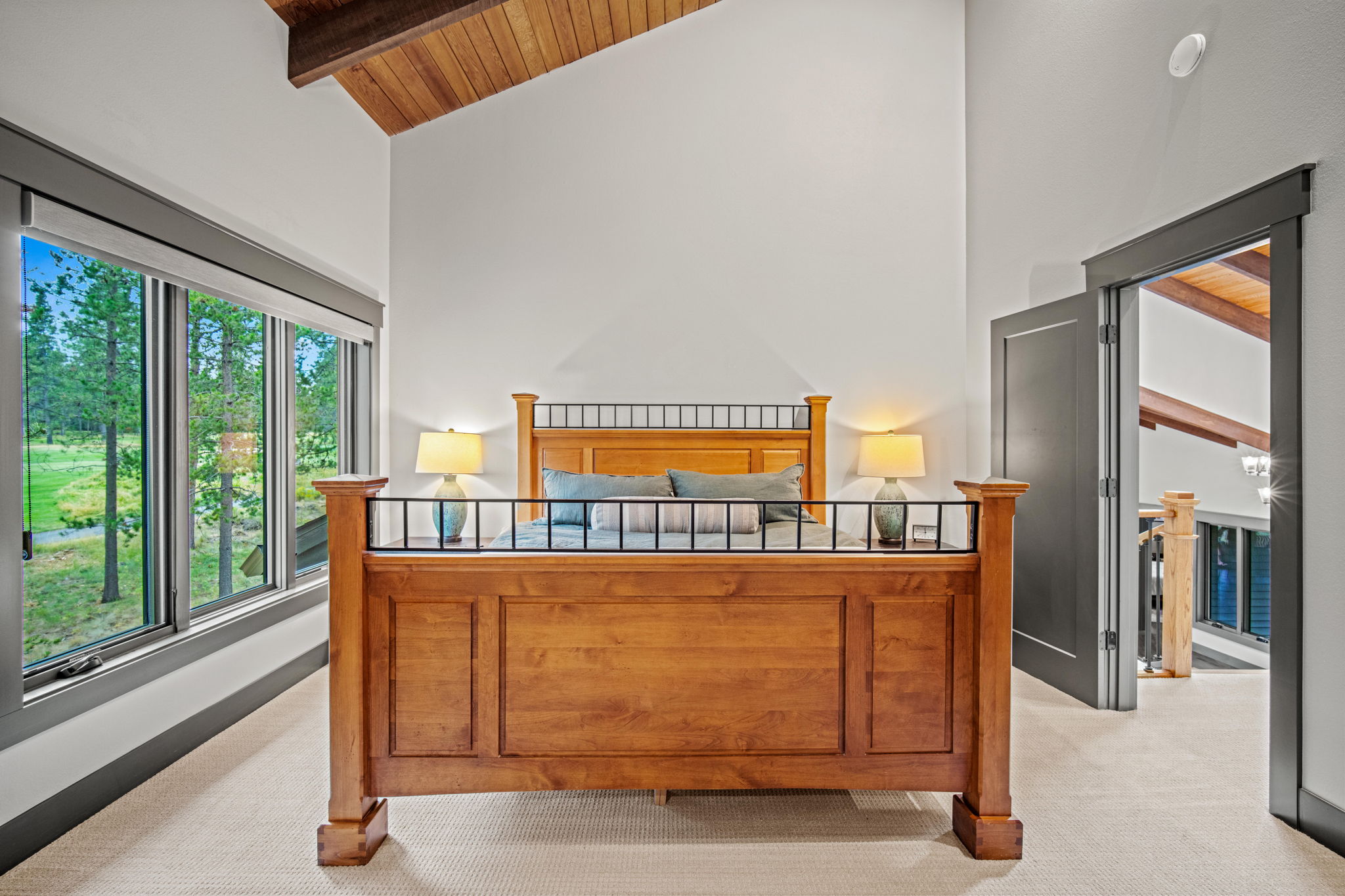 Upstairs: 4th Bedroom (King)