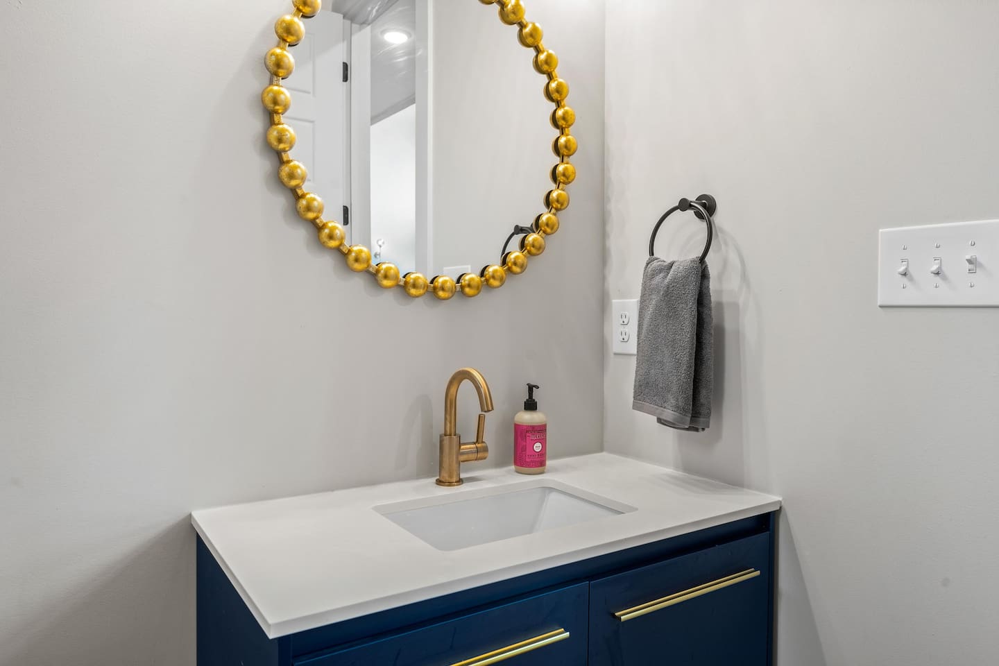Entry Level - Powder Room