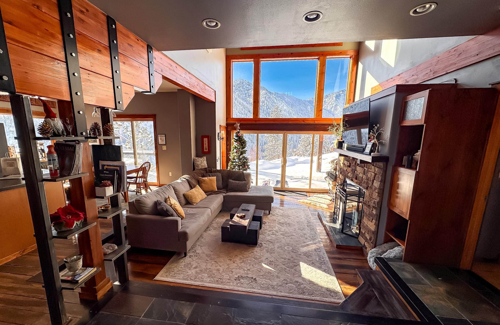 Open concept main floor