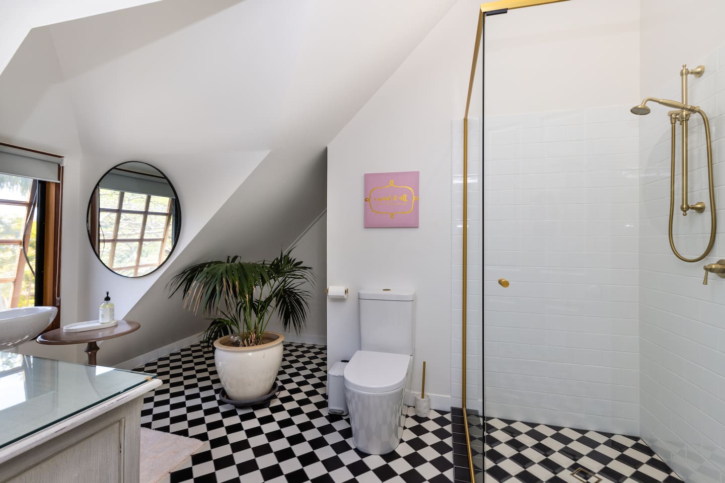 Master ensuite with Valley Views 