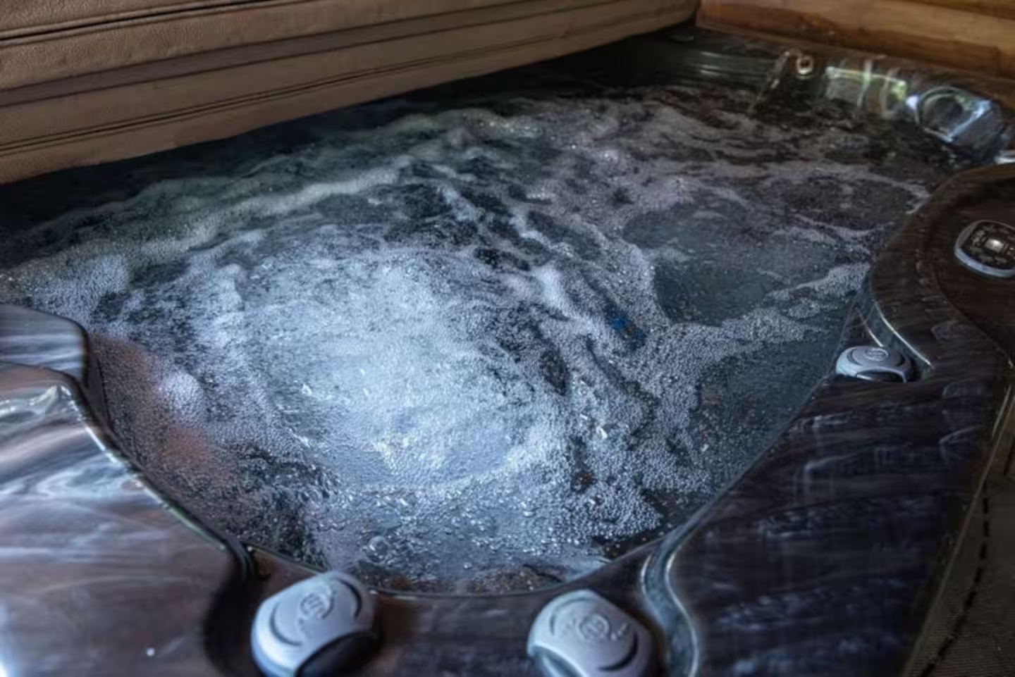 Reconnect with nature while soaking in complete comfort.