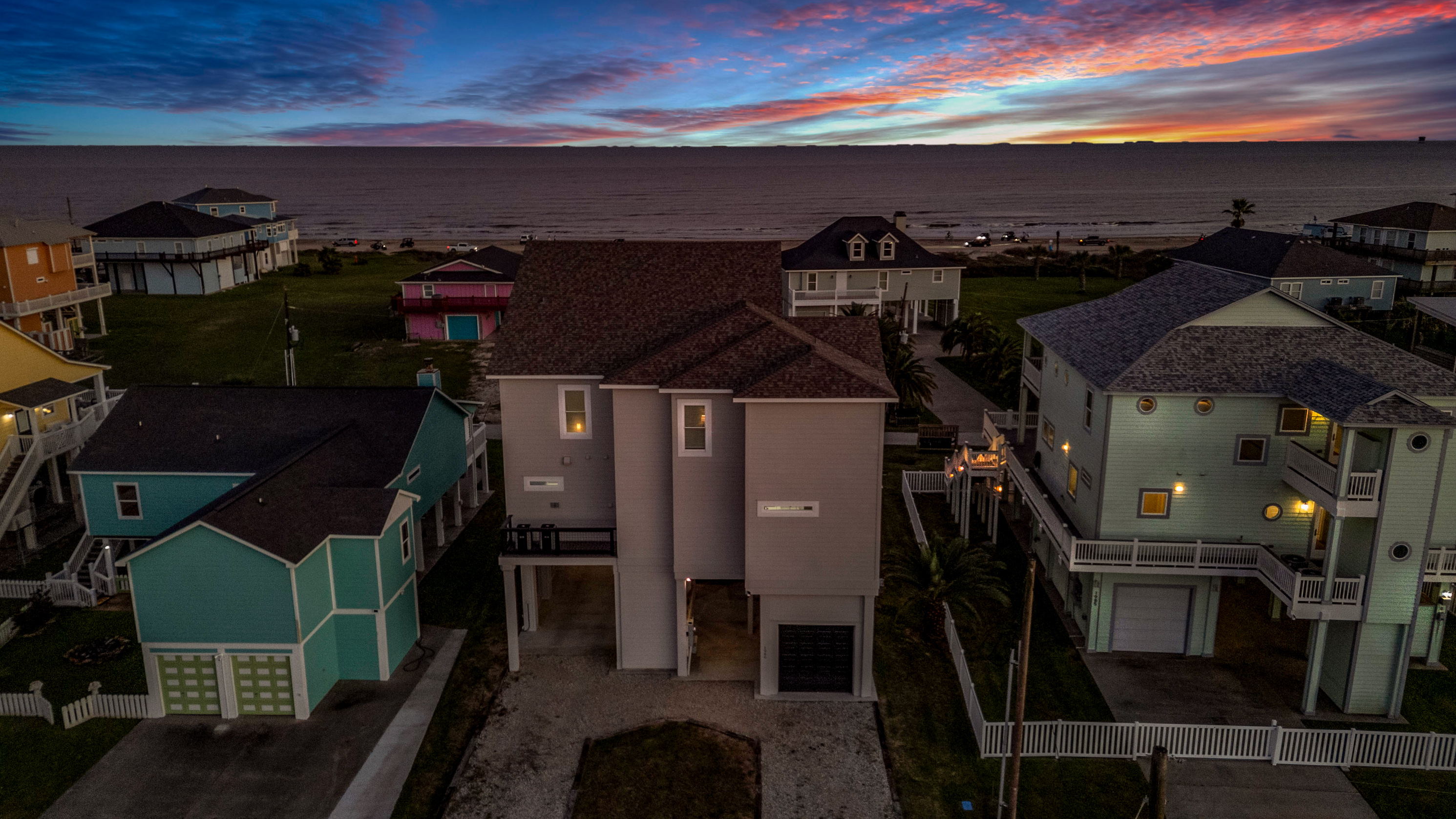 Costa Cristal Exterior: Modern, luxurious, and thoughtfully designed, the exterior features dramatic lines, and architectural details that define upscale living.