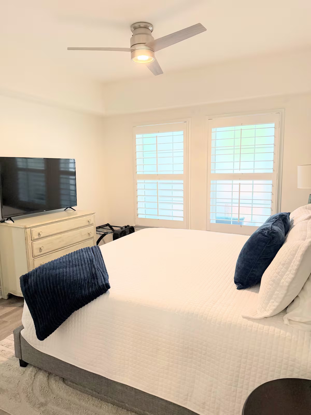Mater Bedroom - King