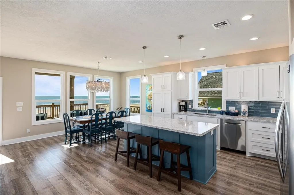 528151d46579478e935a6e088d6e6988 | Beachhouse | Texas | TX | Vacation Homes | Galveston | Crystal Beach | Kokomo | Breezy Days | Beachfront Elegance | Sunrise Serenity | Southern Sands Property Management, LLC