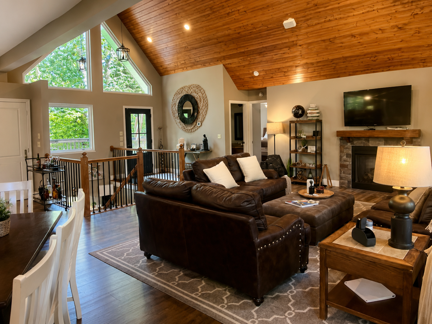 large cozy main level living