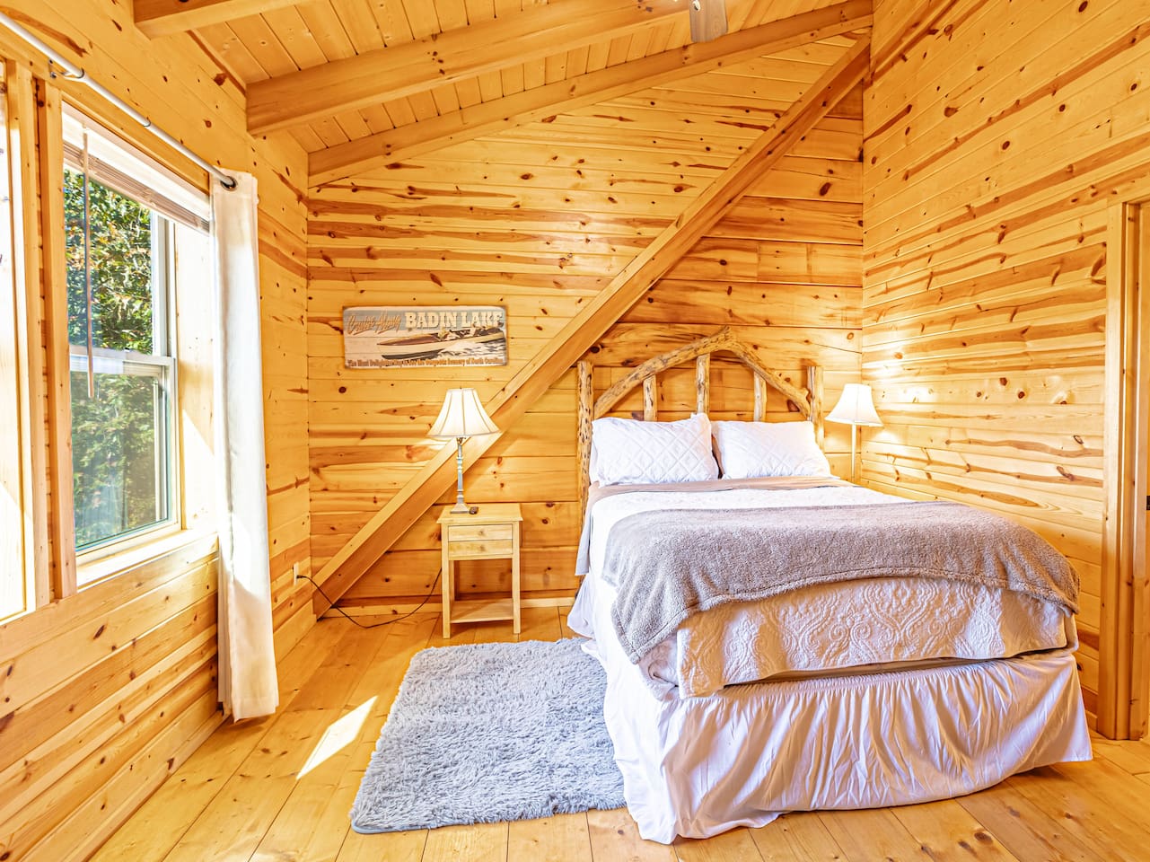 Upstairs Master bedroom TWO with full bath and beautiful mountain/river views/ flat screen tv