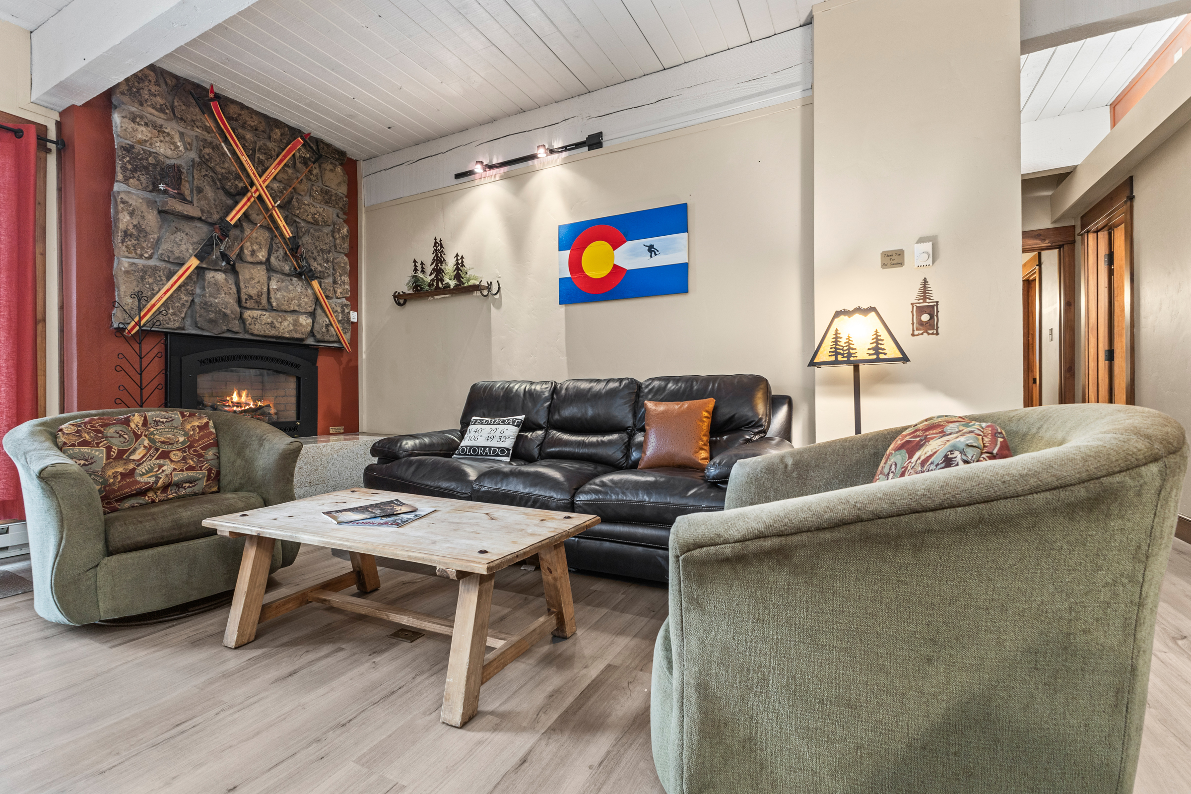 Living Room | Fireplace