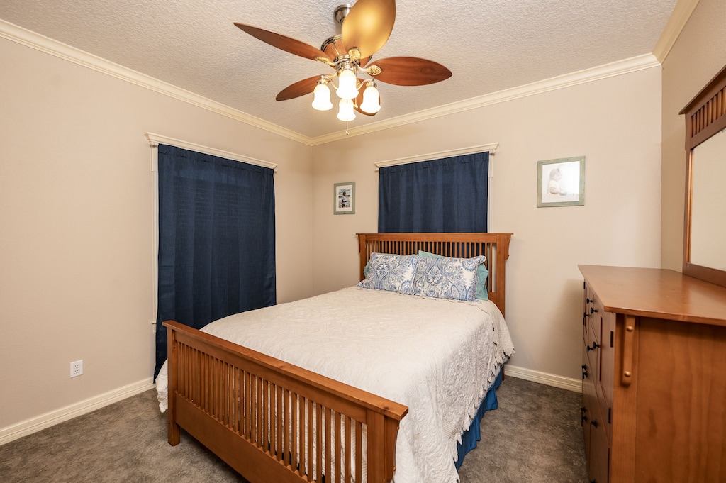 Secondary bedroom with queen bed
