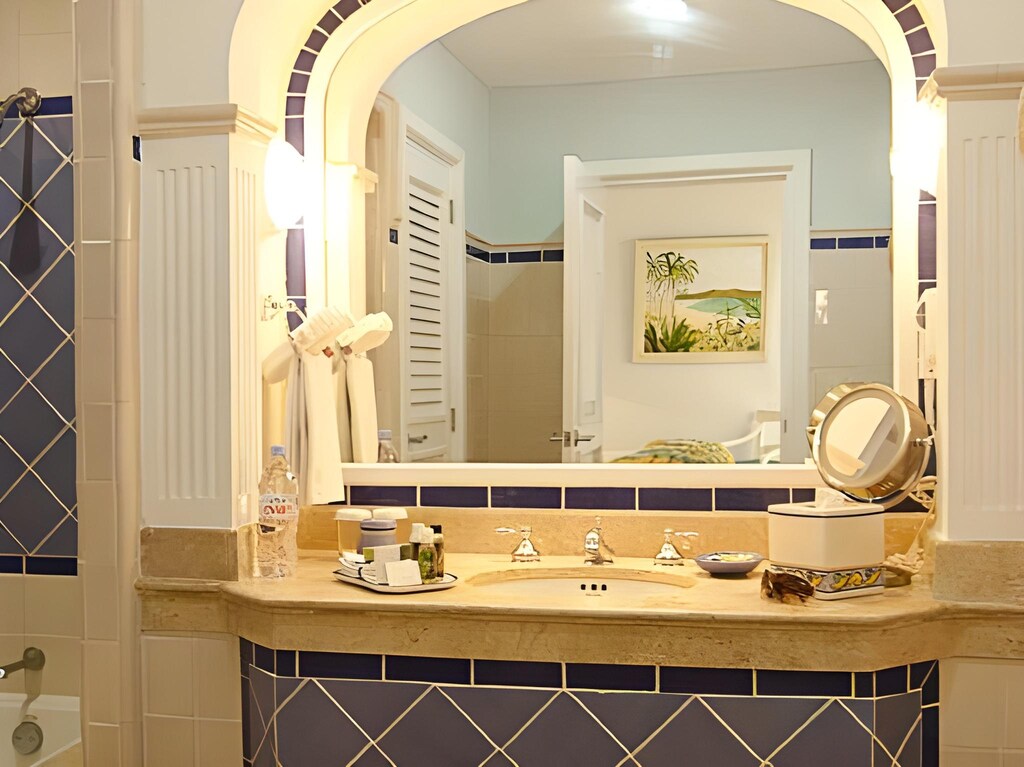 Owner Studio Suite at Pueblo Bonito Emerald Bay, Vacation Travel Exclusives