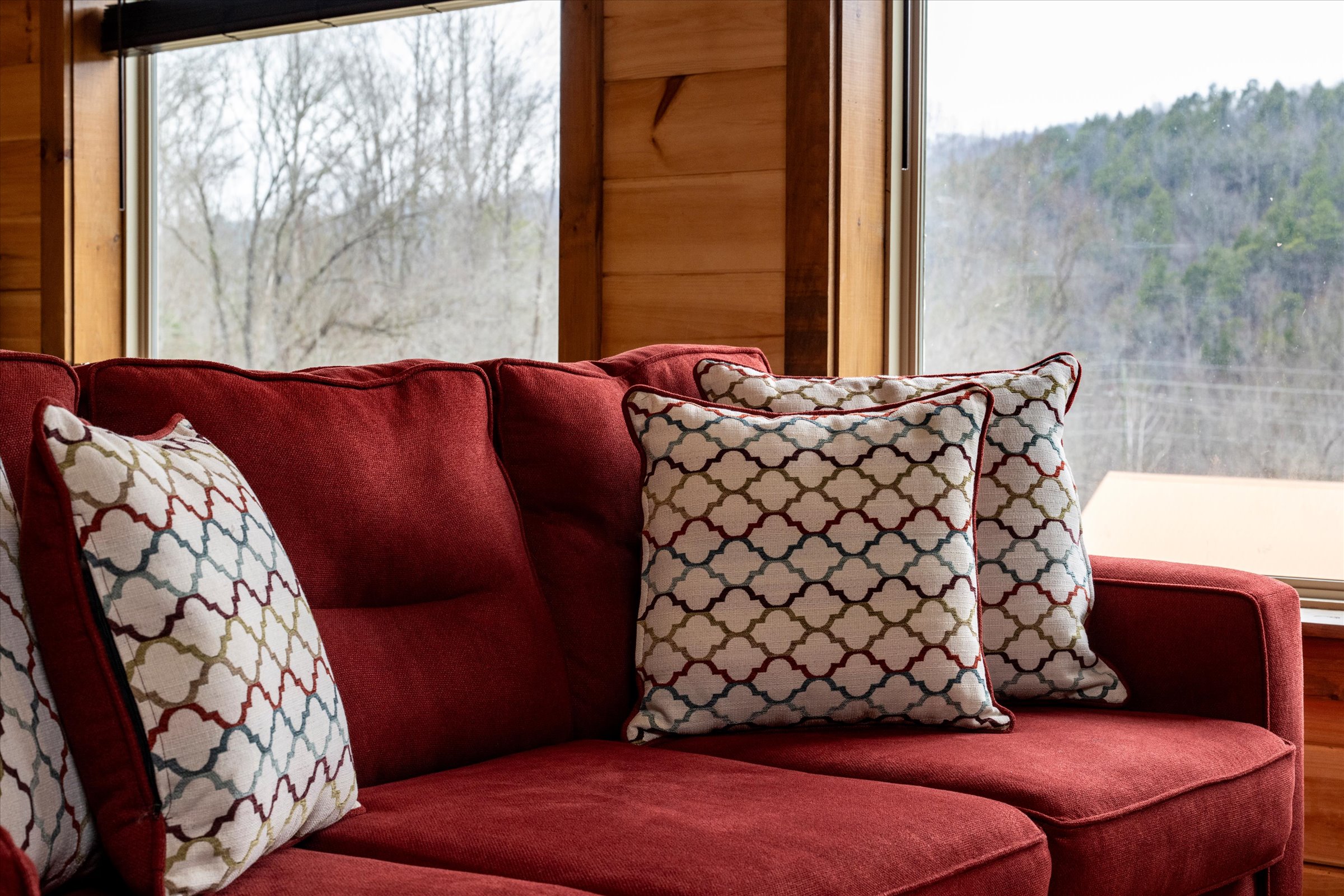 Dolly would love the cute decor in this cabin, named in her honor!