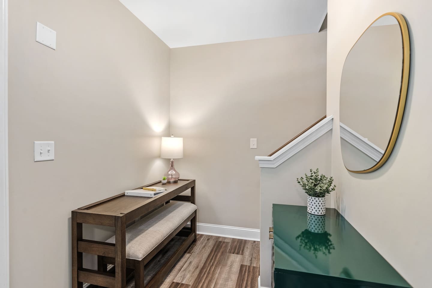 Left unit - Entry area with dedicated workspace