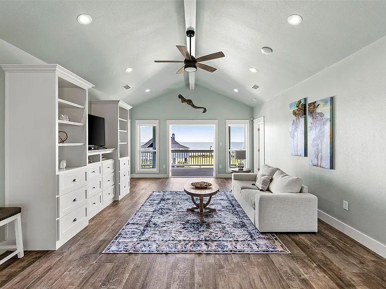 Crystal Paradise Media Room: Enjoy movie nights and entertainment in the cozy media room.