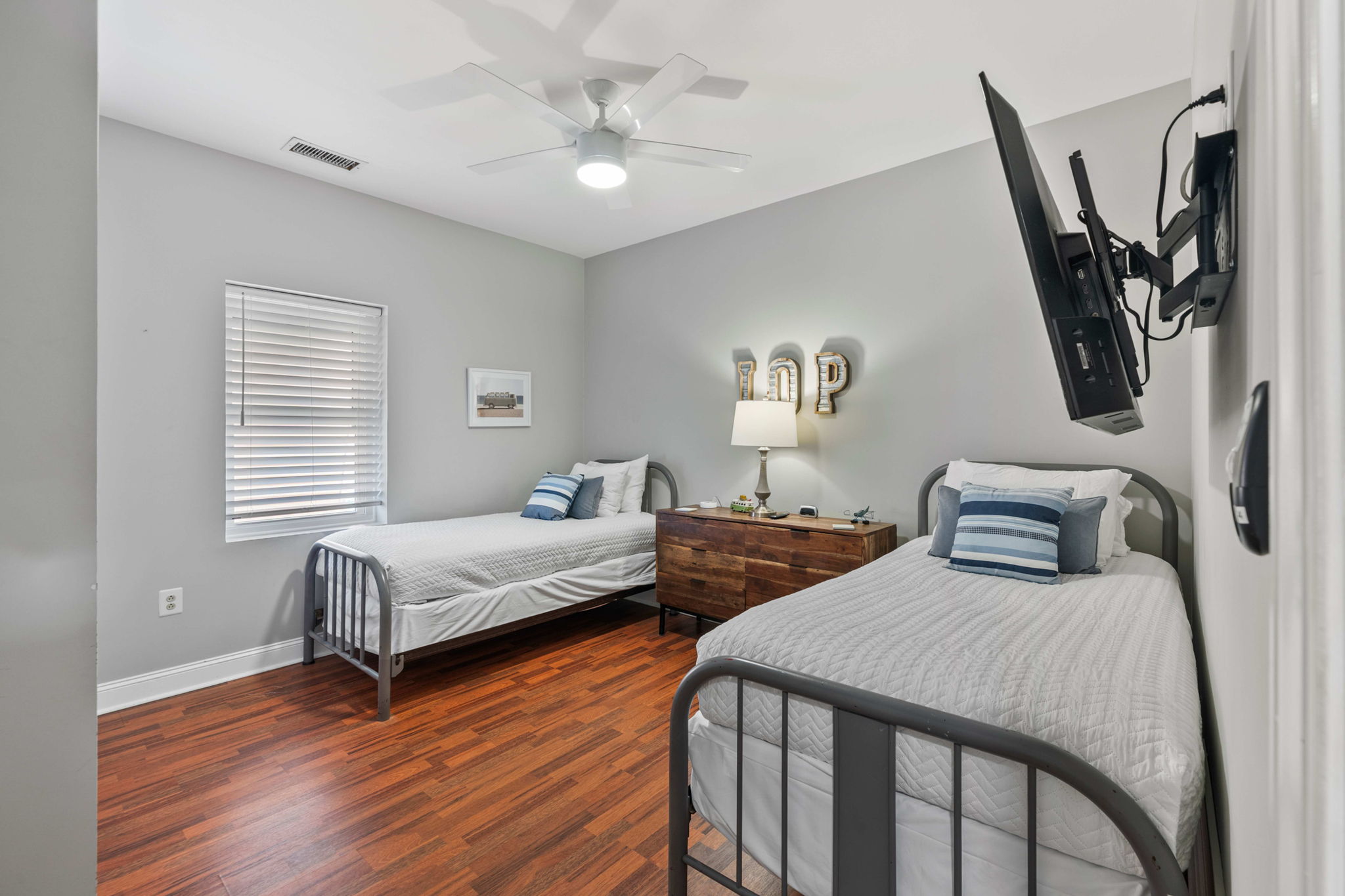 Bedroom 4: 2 twins share jack n jill bathroom  | Morning Sunrise | 302 Oceanview | 1116 Ocean Blvd, Isle of Palms, SC | IOP Escapes