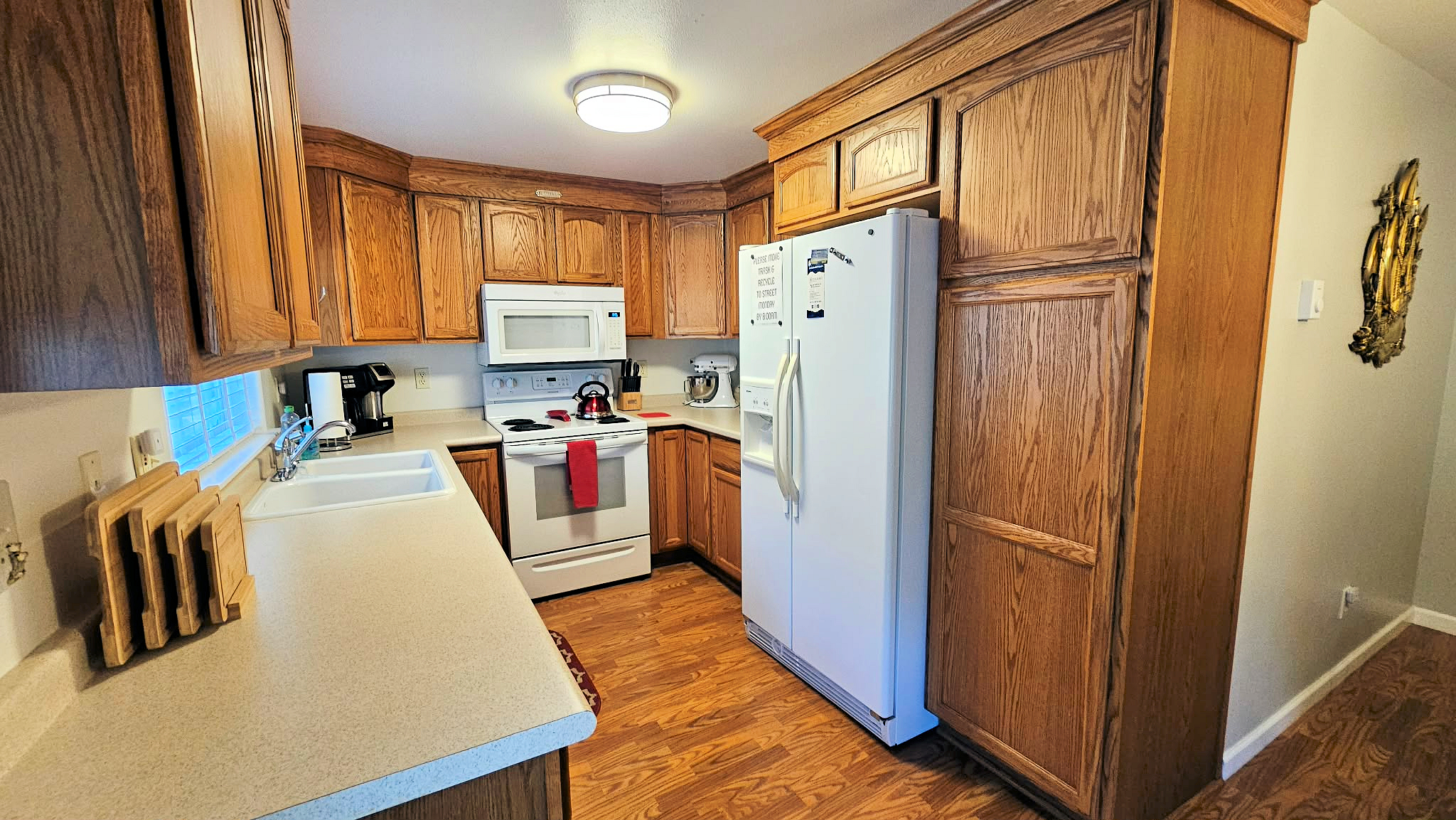 Kitchen includes Hamilton Beach dual brew coffee maker makes pods or pots