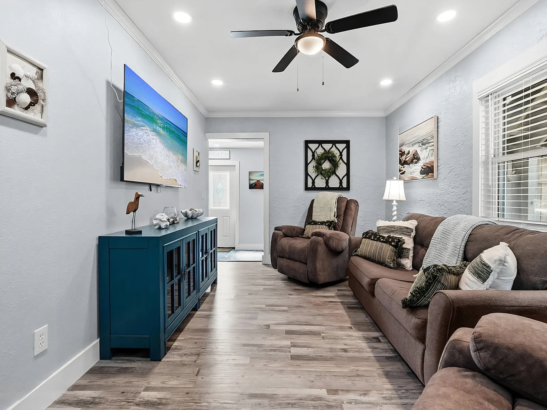 Biltmore Beach Bottom (1st floor) living area with sleeper sofa