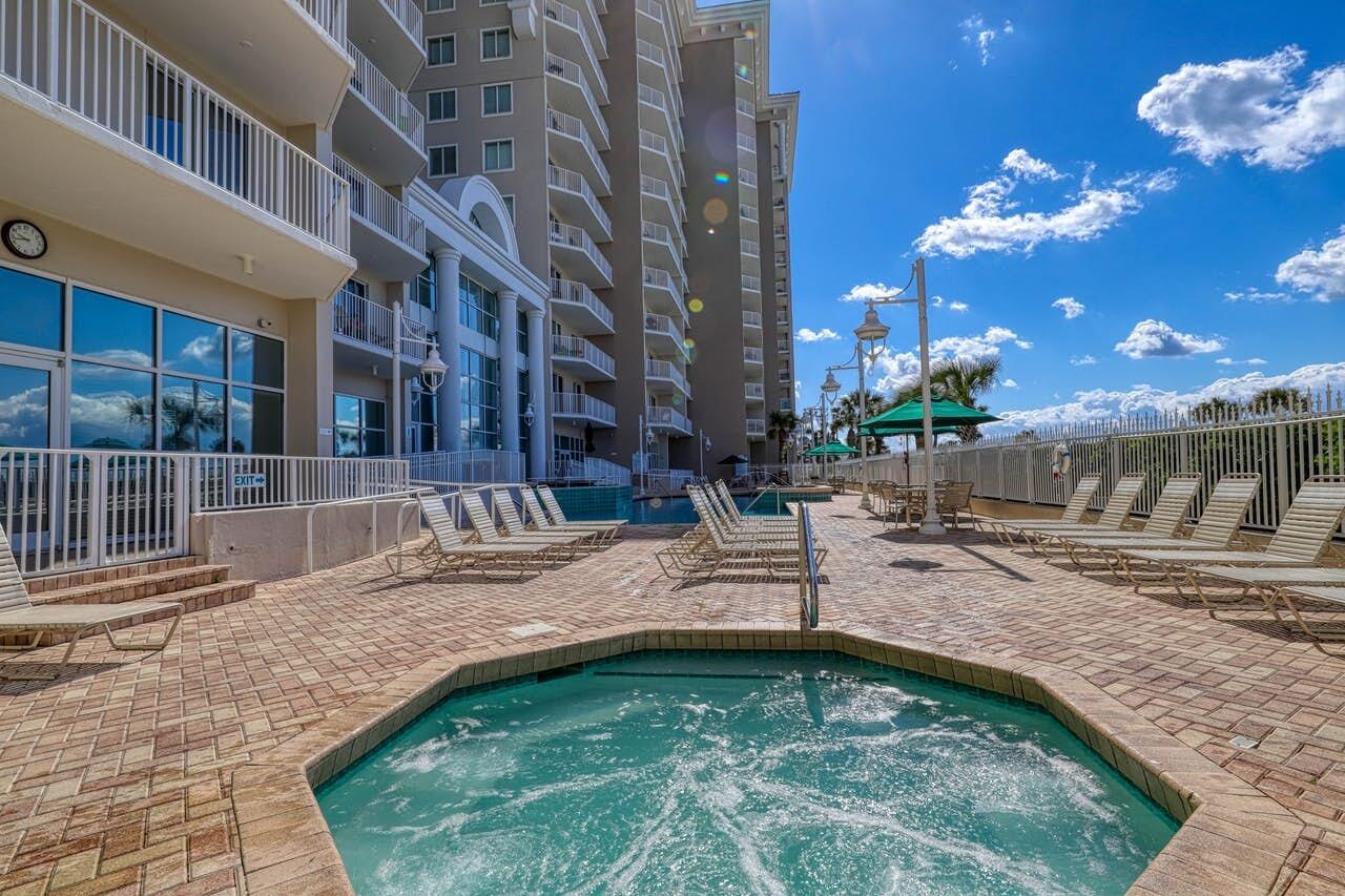 Short walk to the beach makes sandy toes & ocean swims easy anytime.
