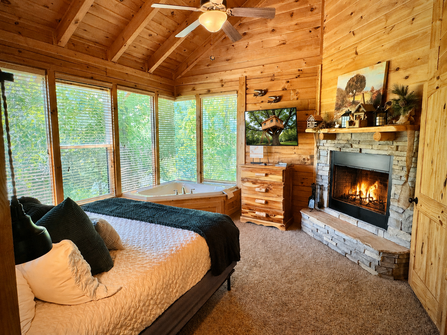 Treehouse room upstairs king.