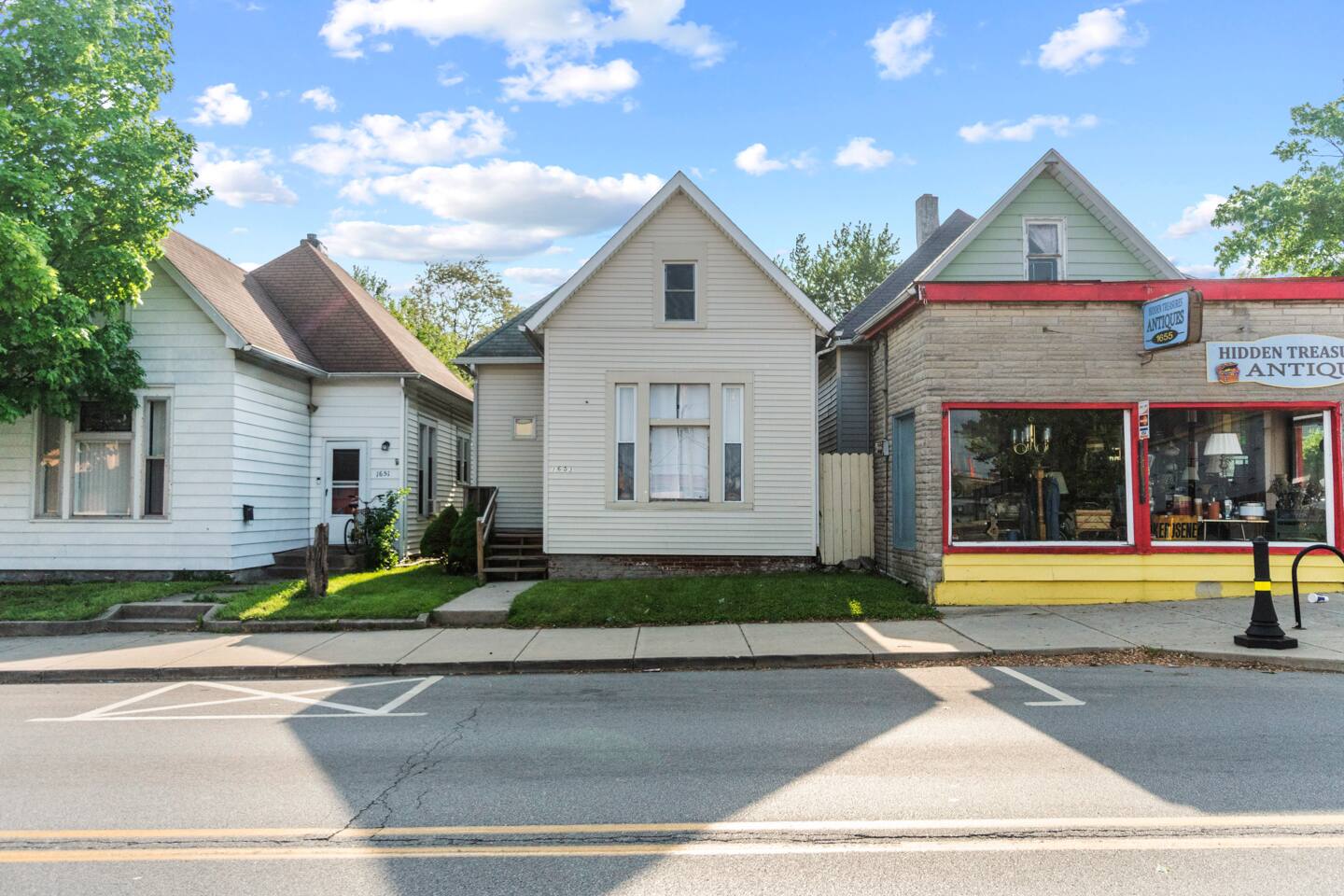 Nestled in a friendly neighborhood, offering a peaceful ambiance and easy access to local attractions.