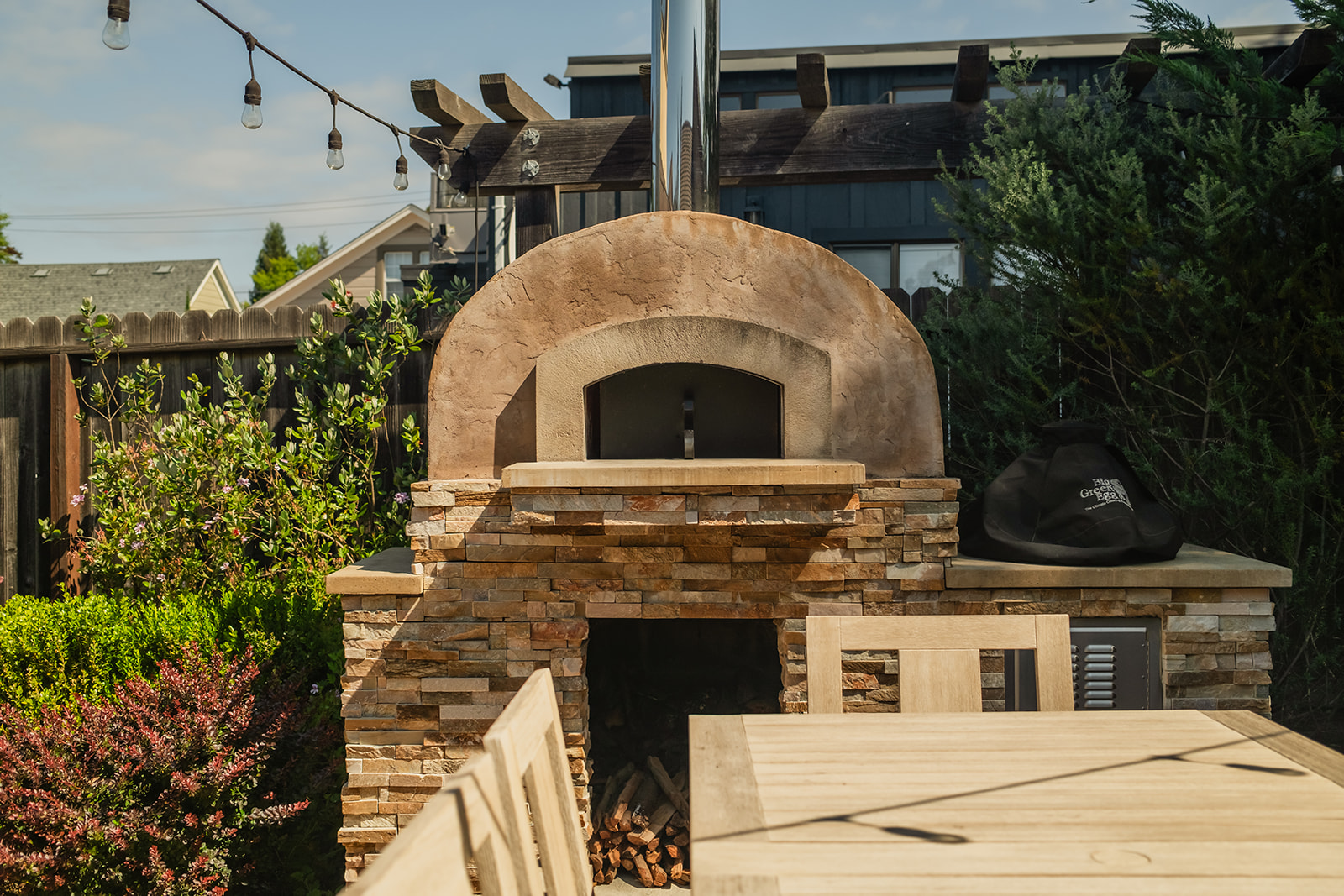 Wood-fired pizza oven -- pizza chefs for hire!