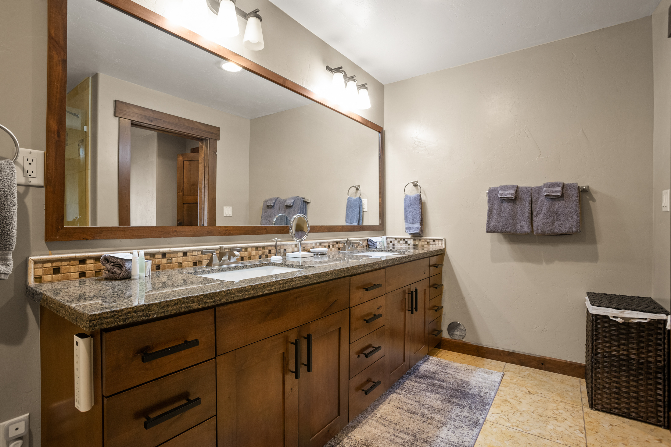 Ensuite Bathroom 2