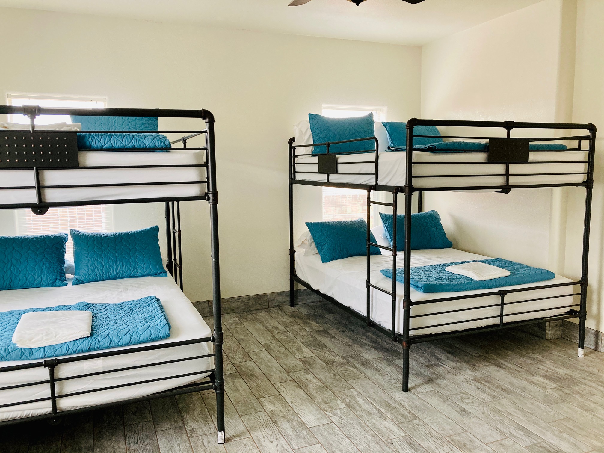 Bunk room, two queen over queen beds