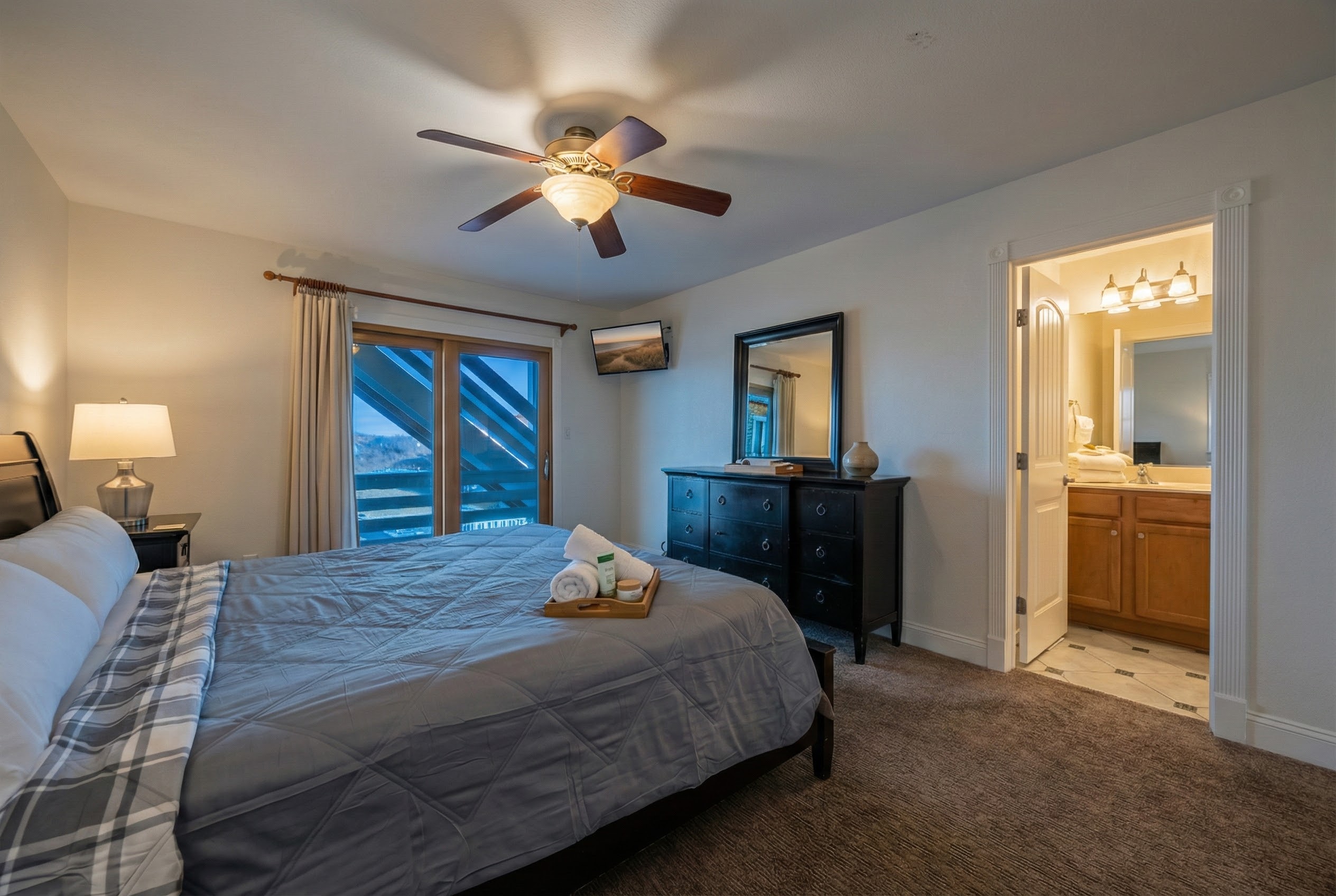 Angler's Retreat — Ocean-View Bedroom