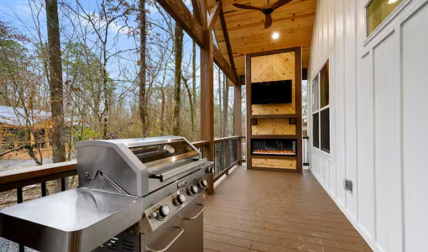 Outdoor grilling station for cookouts and BBQ nights