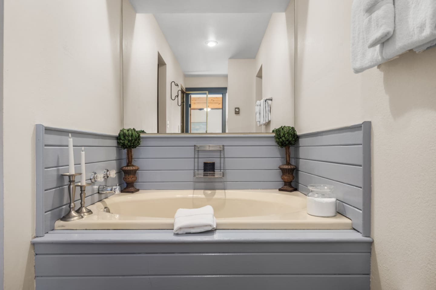  Ensuite Bathroom #3 | Mini Bathroom Tub | 2nd Level