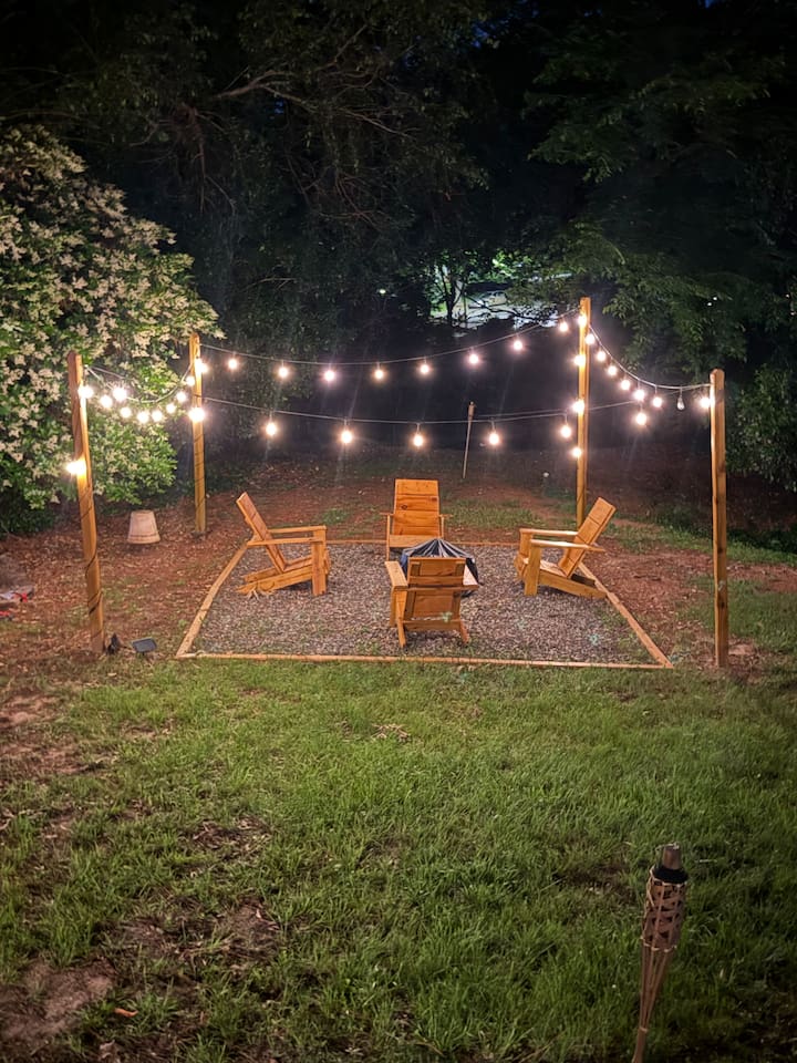 Enjoy evenings under soft string lights around the fire pit — perfect for late-night chats and roasting marshmallows.