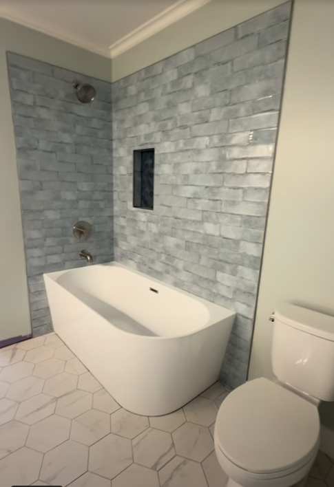 Nice big shower over bath for cleaning up after the beach!