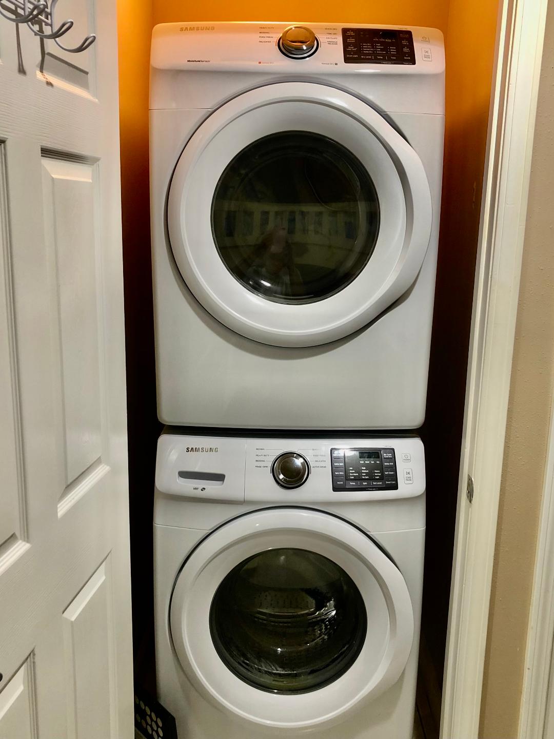 Washer Dryer in Unit