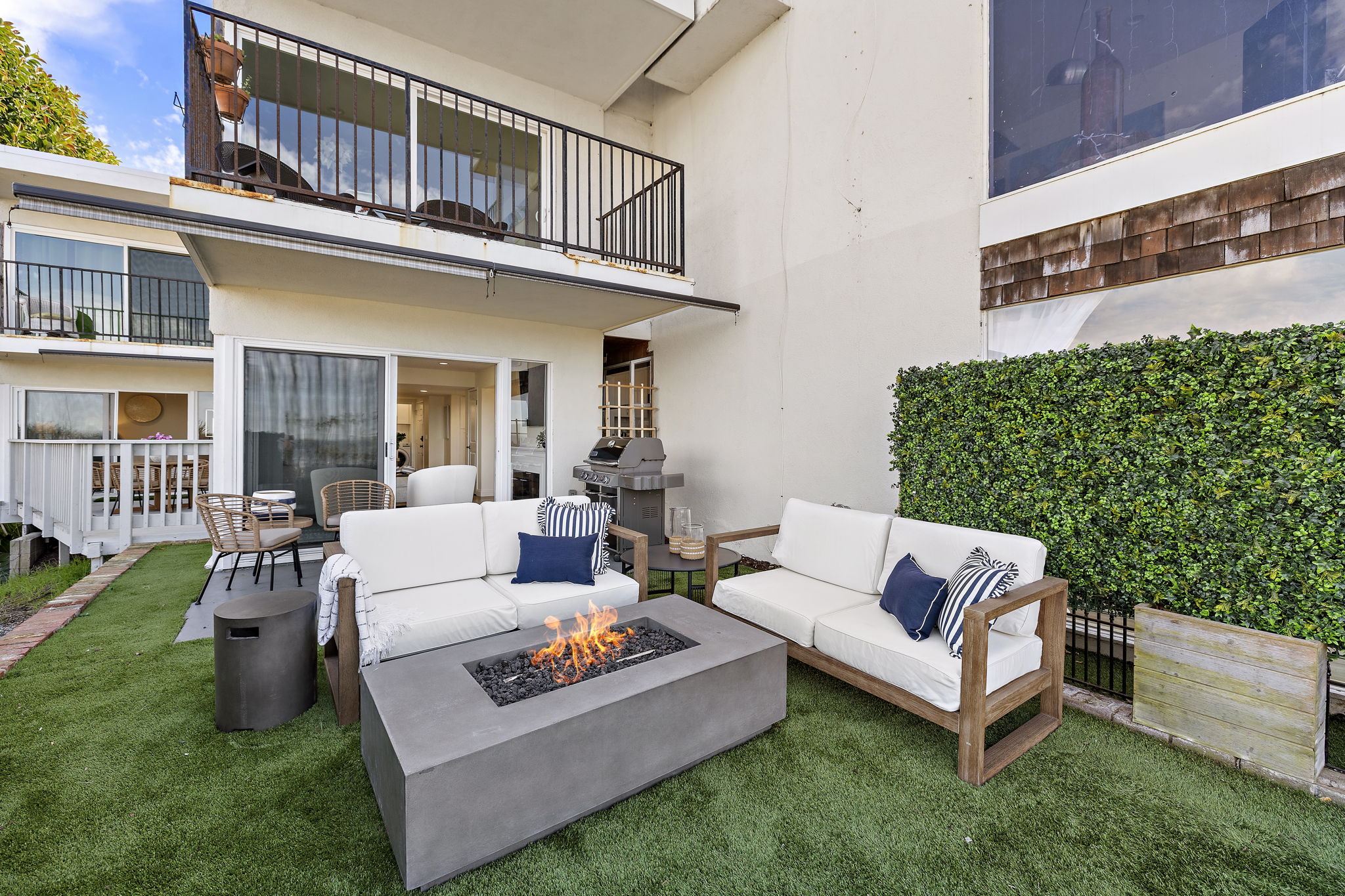 Gather around the fire pit in plush outdoor seating for sunset cocktails, s’mores, and long, relaxed evenings enjoying the coastal ambiance