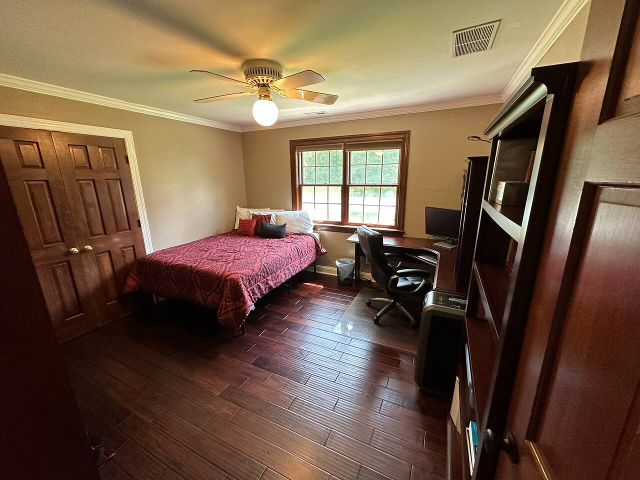 Bedroom 5 (BR5) Queen Bed, large closet, and large L shaped Desk for workspace on 2nd floor