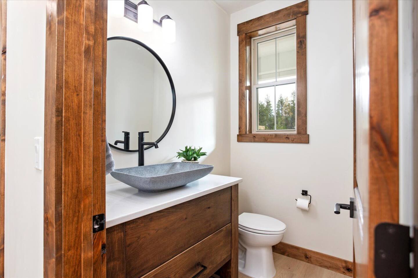 1/2 Bath